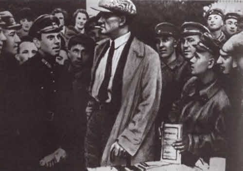 Маяковский. Трагедия-буфф в шести действиях Маяковский. Трагедия-буфф в шести действиях
