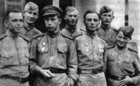 "А зори здесь громкие". Женское лицо войны "А зори здесь громкие". Женское лицо войны