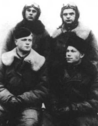 Я дрался с асами люфтваффе. На смену павшим. 1943-1945 Я дрался с асами люфтваффе. На смену павшим. 1943-1945