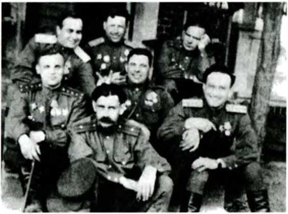 Я дрался на По-2. "Ночные ведьмаки" Я дрался на По-2. "Ночные ведьмаки"