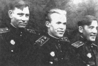 На "Ишаках" и "МиГах"! 16-й гвардейский в начале войны На "Ишаках" и "МиГах"! 16-й гвардейский в начале войны