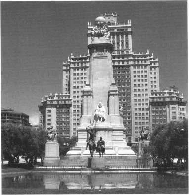Прогулки по Испании. От Пиренеев до Гибралтара Прогулки по Испании. От Пиренеев до Гибралтара