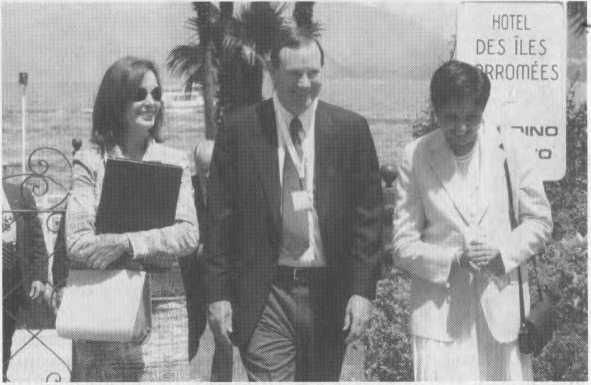 Кто правит миром? Или вся правда о Бильдербергском клубе Кто правит миром? Или вся правда о Бильдербергском клубе