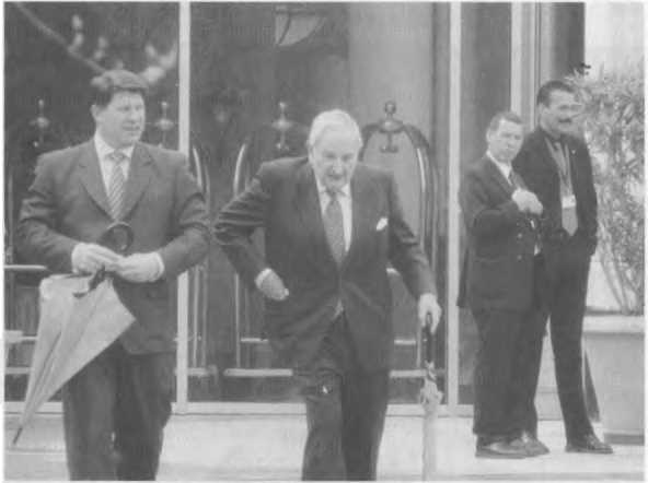 Кто правит миром? Или вся правда о Бильдербергском клубе Кто правит миром? Или вся правда о Бильдербергском клубе