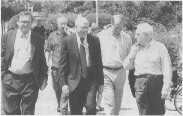 Кто правит миром? Или вся правда о Бильдербергском клубе Кто правит миром? Или вся правда о Бильдербергском клубе