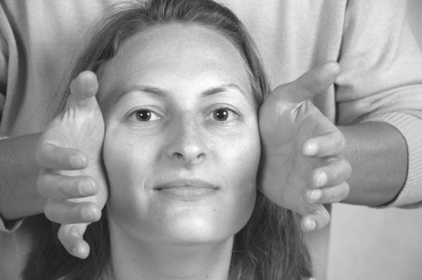 Экстренная помощь при травмах, болевых шоках и воспалениях. Опыт работы в чрезвычайных ситуациях Экстренная помощь при травмах, болевых шоках и воспалениях. Опыт работы в чрезвычайных ситуациях