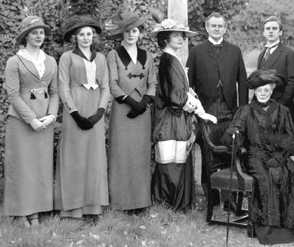 Аббатство Даунтон. История гордости и предубеждений Аббатство Даунтон. История гордости и предубеждений