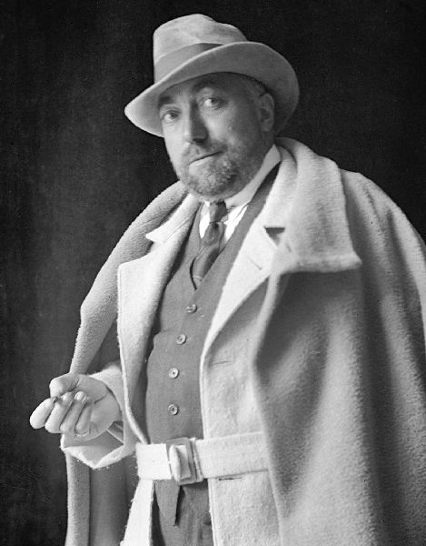 Аббатство Даунтон. История гордости и предубеждений Аббатство Даунтон. История гордости и предубеждений