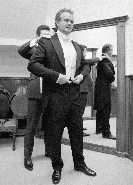Аббатство Даунтон. История гордости и предубеждений Аббатство Даунтон. История гордости и предубеждений