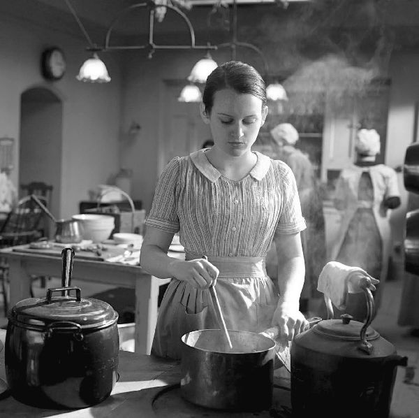 Аббатство Даунтон. История гордости и предубеждений Аббатство Даунтон. История гордости и предубеждений