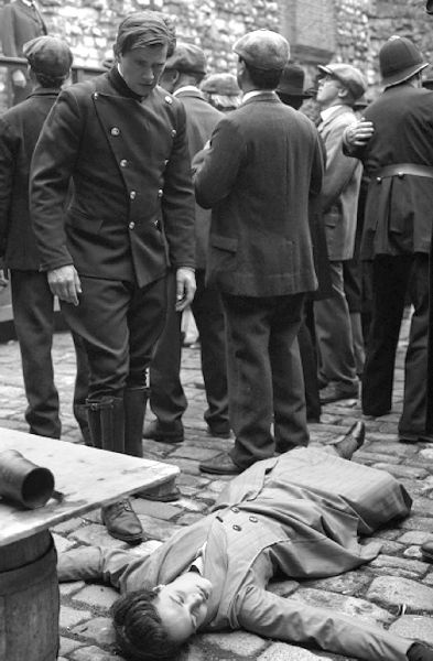 Аббатство Даунтон. История гордости и предубеждений Аббатство Даунтон. История гордости и предубеждений