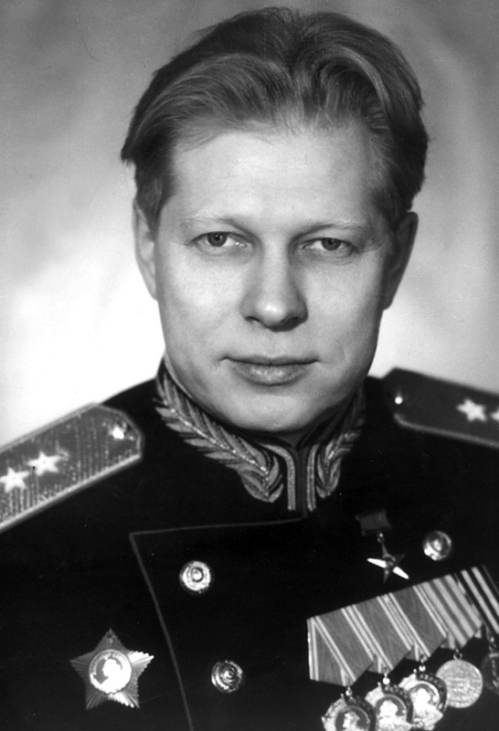 Автомат Калашникова. Символ России Автомат Калашникова. Символ России