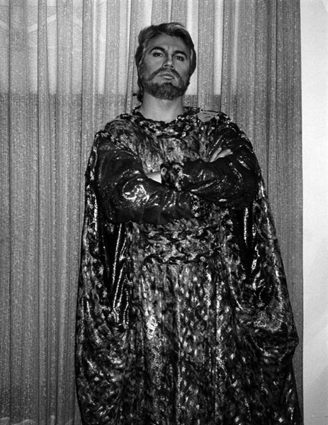 Дмитрий Хворостовский. Две женщины и музыка Дмитрий Хворостовский. Две женщины и музыка