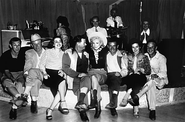 Мэрилин Монро. Жизнь в мире мужчин Мэрилин Монро. Жизнь в мире мужчин