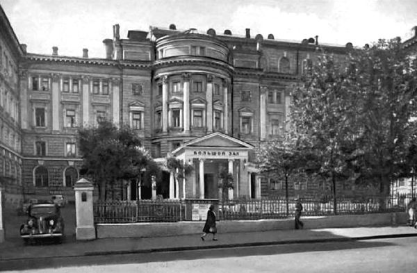 Мстислав Ростропович. Любовь с виолончелью в руках Мстислав Ростропович. Любовь с виолончелью в руках