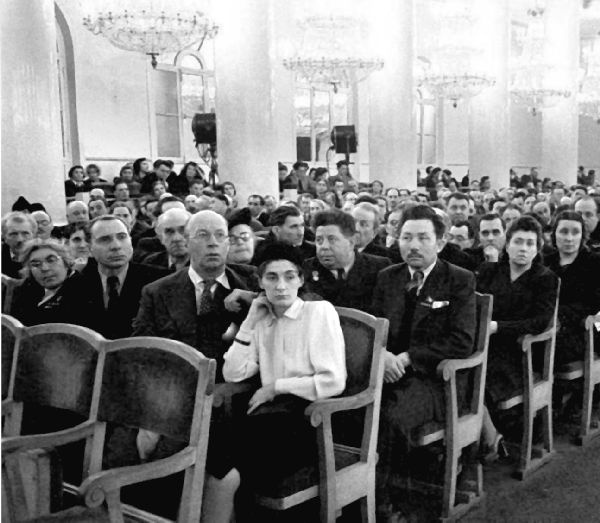 Мстислав Ростропович. Любовь с виолончелью в руках Мстислав Ростропович. Любовь с виолончелью в руках