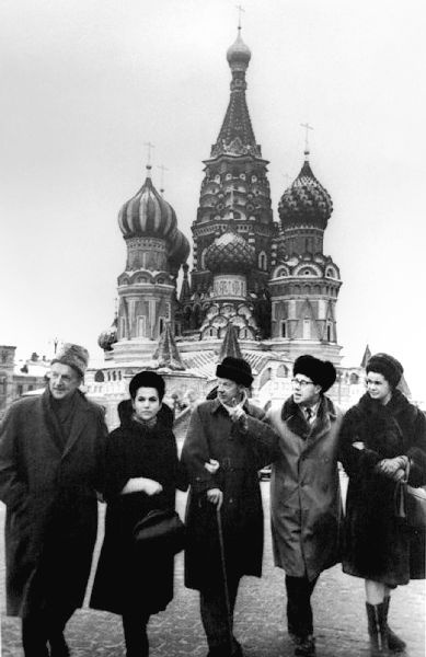 Мстислав Ростропович. Любовь с виолончелью в руках Мстислав Ростропович. Любовь с виолончелью в руках