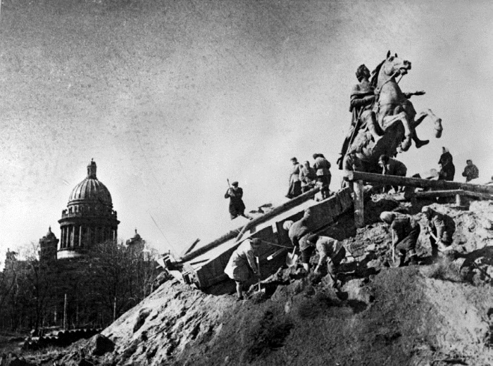Блокада Ленинграда. Полная хроника - 900 дней и ночей Блокада Ленинграда. Полная хроника - 900 дней и ночей