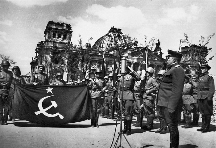 Битва за Берлин. Полная хроника - 23 дня и ночи Битва за Берлин. Полная хроника - 23 дня и ночи