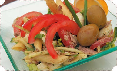 Холодные и теплые салаты. Мясные, рыбные, овощные, корейские, постные + 50 салатных заправок Холодные и теплые салаты. Мясные, рыбные, овощные, корейские, постные + 50 салатных заправок