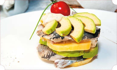 Холодные и теплые салаты. Мясные, рыбные, овощные, корейские, постные + 50 салатных заправок Холодные и теплые салаты. Мясные, рыбные, овощные, корейские, постные + 50 салатных заправок