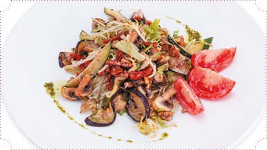 Холодные и теплые салаты. Мясные, рыбные, овощные, корейские, постные + 50 салатных заправок Холодные и теплые салаты. Мясные, рыбные, овощные, корейские, постные + 50 салатных заправок