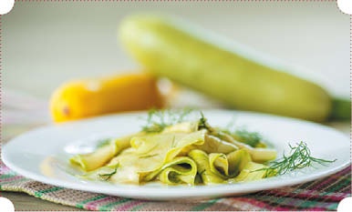Холодные и теплые салаты. Мясные, рыбные, овощные, корейские, постные + 50 салатных заправок Холодные и теплые салаты. Мясные, рыбные, овощные, корейские, постные + 50 салатных заправок