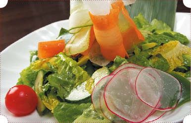 Холодные и теплые салаты. Мясные, рыбные, овощные, корейские, постные + 50 салатных заправок Холодные и теплые салаты. Мясные, рыбные, овощные, корейские, постные + 50 салатных заправок