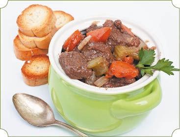 Аппетитное жаркое, гуляш, кулеш, солянки, плов, рагу и другие блюда в горшочках Аппетитное жаркое, гуляш, кулеш, солянки, плов, рагу и другие блюда в горшочках