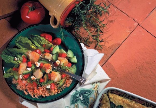 Мужчина на кухне Мужчина на кухне