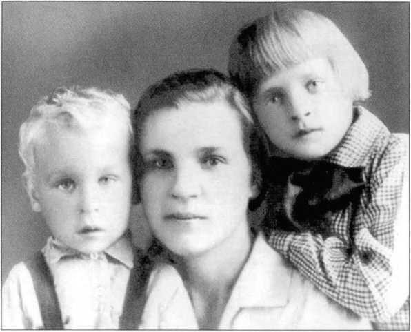 Без права на ошибку. Книга о военной разведке. 1943 год Без права на ошибку. Книга о военной разведке. 1943 год