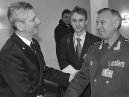 Сердюков гейт. Мебель, женщины, миллиарды. Жизнь и нравы вредителей XXI века Сердюков гейт. Мебель, женщины, миллиарды. Жизнь и нравы вредителей XXI века