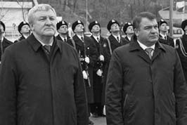 Сердюков гейт. Мебель, женщины, миллиарды. Жизнь и нравы вредителей XXI века Сердюков гейт. Мебель, женщины, миллиарды. Жизнь и нравы вредителей XXI века
