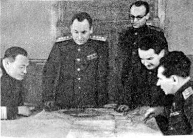Информаторы Сталина: Неизвестные операции советской военной разведки. 1944-1945 Информаторы Сталина: Неизвестные операции советской военной разведки. 1944-1945