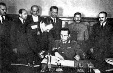 Информаторы Сталина: Неизвестные операции советской военной разведки. 1944-1945 Информаторы Сталина: Неизвестные операции советской военной разведки. 1944-1945