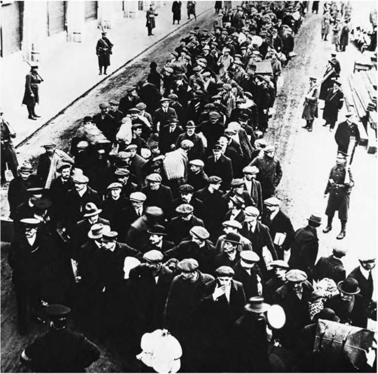 Гитлеровская машина шпионажа. Военная и политическая разведка Третьего рейха. 1933-1945 Гитлеровская машина шпионажа. Военная и политическая разведка Третьего рейха. 1933-1945