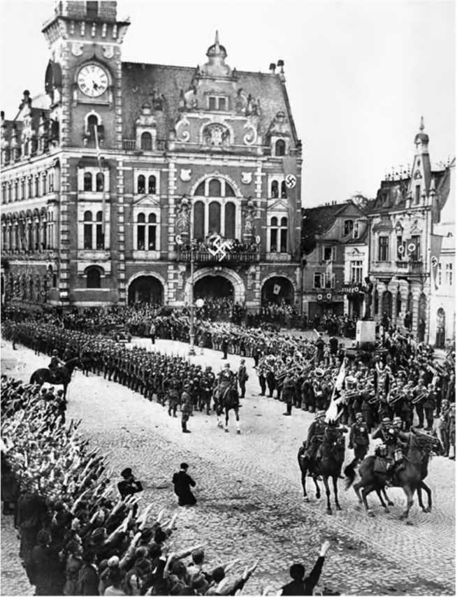 Гитлеровская машина шпионажа. Военная и политическая разведка Третьего рейха. 1933-1945 Гитлеровская машина шпионажа. Военная и политическая разведка Третьего рейха. 1933-1945