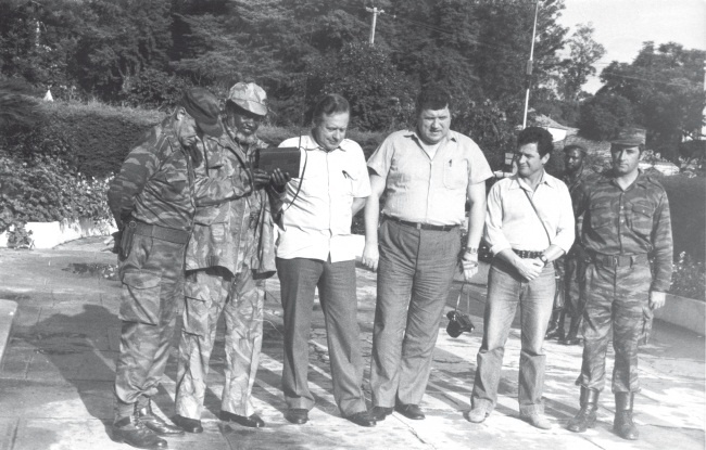 Горячая "холодная война". Юг Африки (1960-1990 гг.) Горячая "холодная война". Юг Африки (1960-1990 гг.)