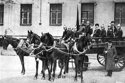 Жизнь русского обывателя. На шумных улицах градских Жизнь русского обывателя. На шумных улицах градских