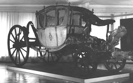 Жизнь русского обывателя. На шумных улицах градских Жизнь русского обывателя. На шумных улицах градских