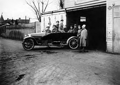 Жизнь русского обывателя. На шумных улицах градских Жизнь русского обывателя. На шумных улицах градских