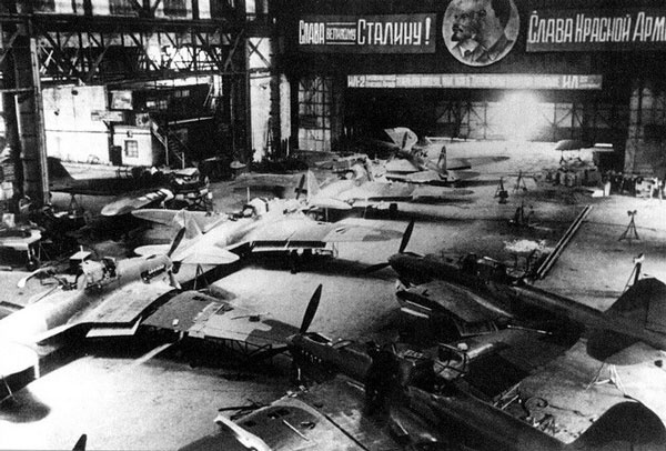 "Лаптежник" против "черной смерти". Обзор развития и действий немецкой и советской штурмовой авиации в ходе Второй мировой войны "Лаптежник" против "черной смерти". Обзор развития и действий немецкой и советской штурмовой авиации в ходе Второй мировой войны