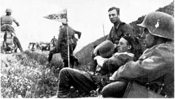 Ленинградский "Блицкриг". На основе военных дневников высших офицеров вермахта генерал-фельдмаршала Вильгельма Риттера фон Лееба и генерал-полковника Франца Гальдера. 1941-1942 Ленинградский "Блицкриг". На основе военных дневников высших офицеров вермахта генерал-фельдмаршала Вильгельма Риттера фон Лееба и генерал-полковника Франца Гальдера. 1941-1942