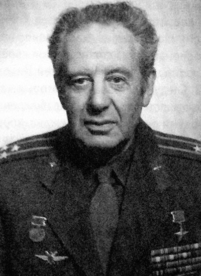 На перехват! Летная книжка "сталинского сокола" На перехват! Летная книжка "сталинского сокола"