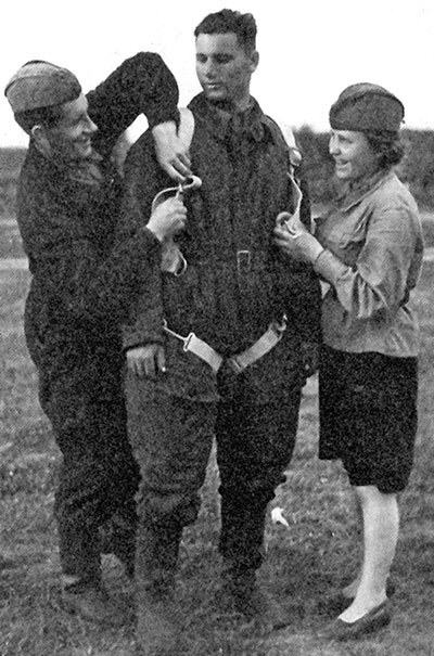 На перехват! Летная книжка "сталинского сокола" На перехват! Летная книжка "сталинского сокола"