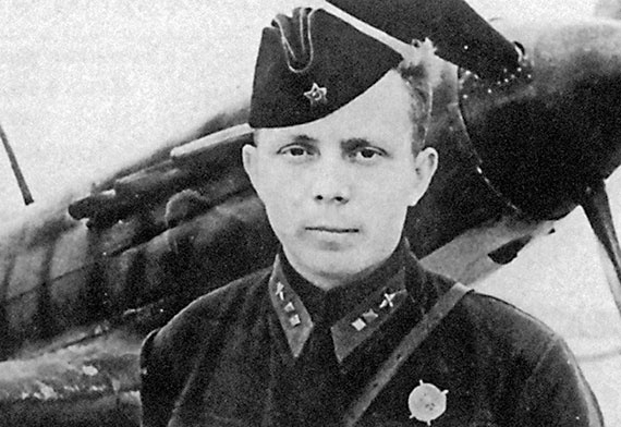 На перехват! Летная книжка "сталинского сокола" На перехват! Летная книжка "сталинского сокола"