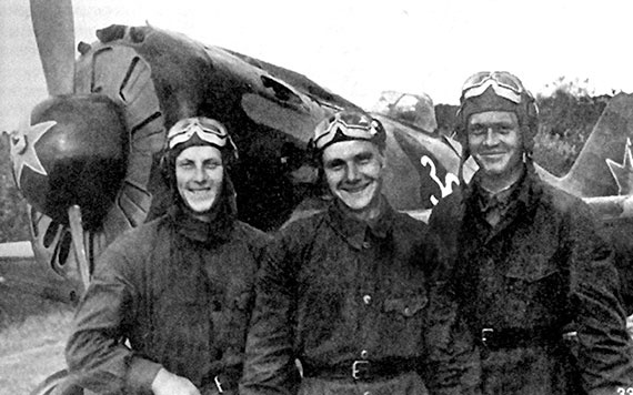 На перехват! Летная книжка "сталинского сокола" На перехват! Летная книжка "сталинского сокола"