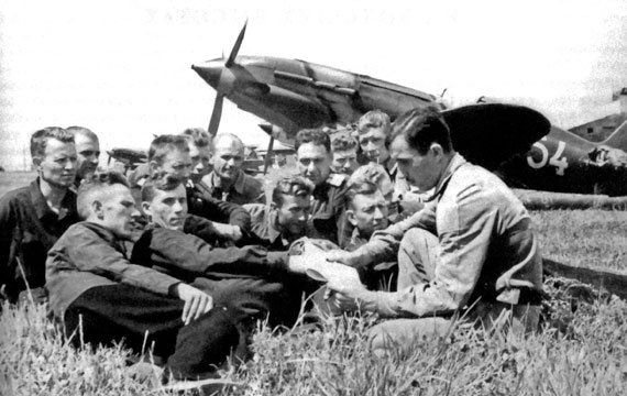 На перехват! Летная книжка "сталинского сокола" На перехват! Летная книжка "сталинского сокола"