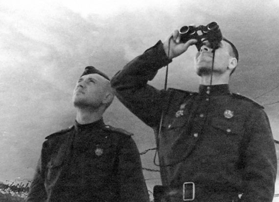 На перехват! Летная книжка "сталинского сокола" На перехват! Летная книжка "сталинского сокола"