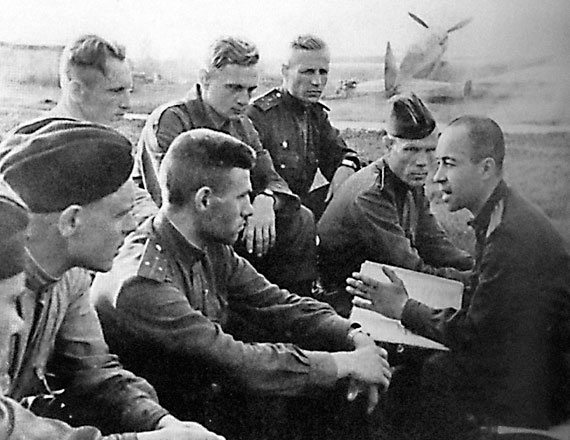 На перехват! Летная книжка "сталинского сокола"